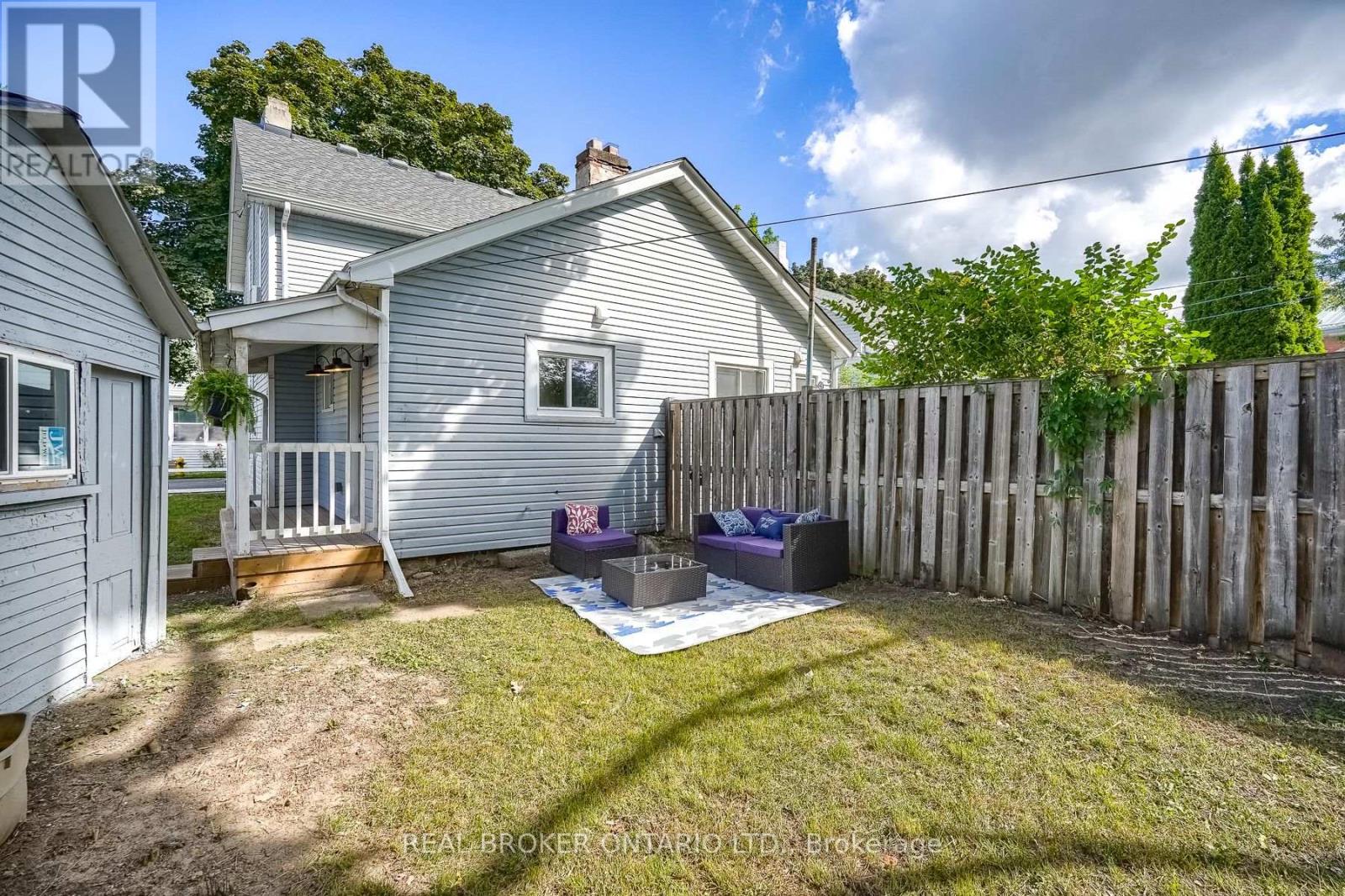 8 Elizabeth Street, St. Catharines (Downtown), Ontario  L2R 2L1 - Photo 22 - X12903128