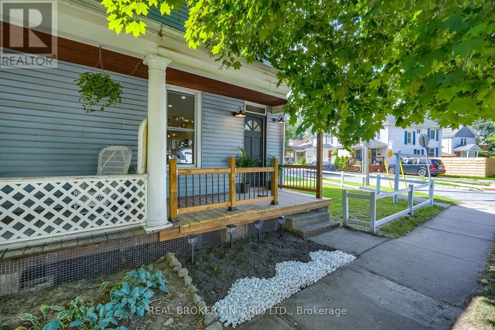 8 Elizabeth Street, St. Catharines (Downtown), Ontario  L2R 2L1 - Photo 24 - X12903128