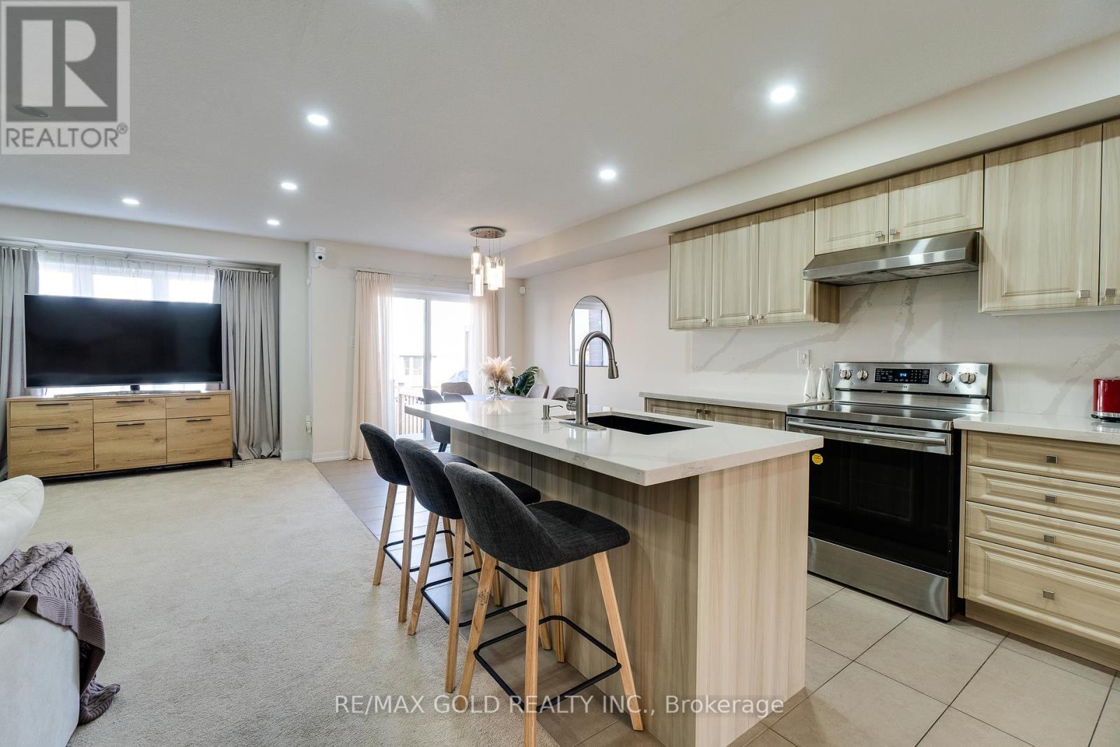 128 Pagebrook Crescent, Hamilton (Stoney Creek Mountain), Ontario  L8J 0K7 - Photo 12 - X12903150