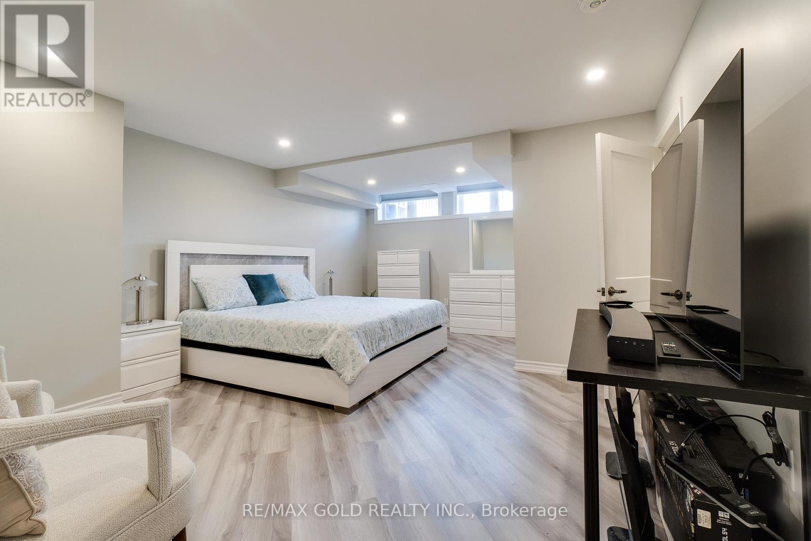 128 Pagebrook Crescent, Hamilton (Stoney Creek Mountain), Ontario  L8J 0K7 - Photo 37 - X12903150