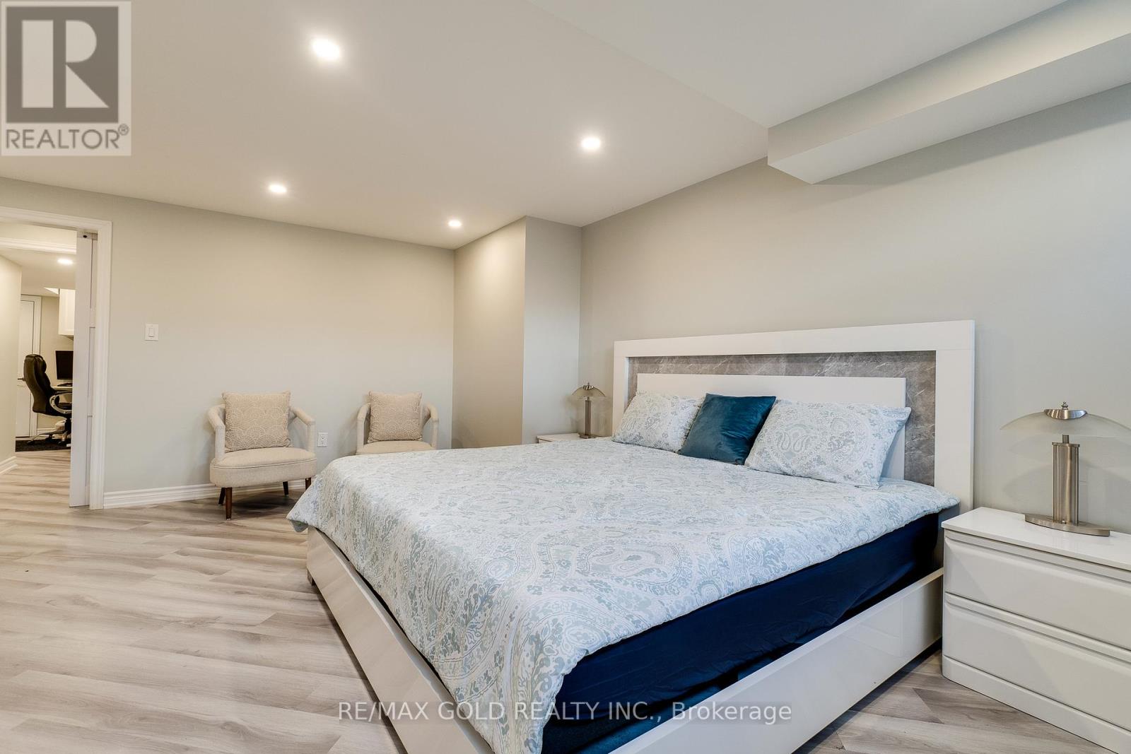 128 Pagebrook Crescent, Hamilton (Stoney Creek Mountain), Ontario  L8J 0K7 - Photo 38 - X12903150