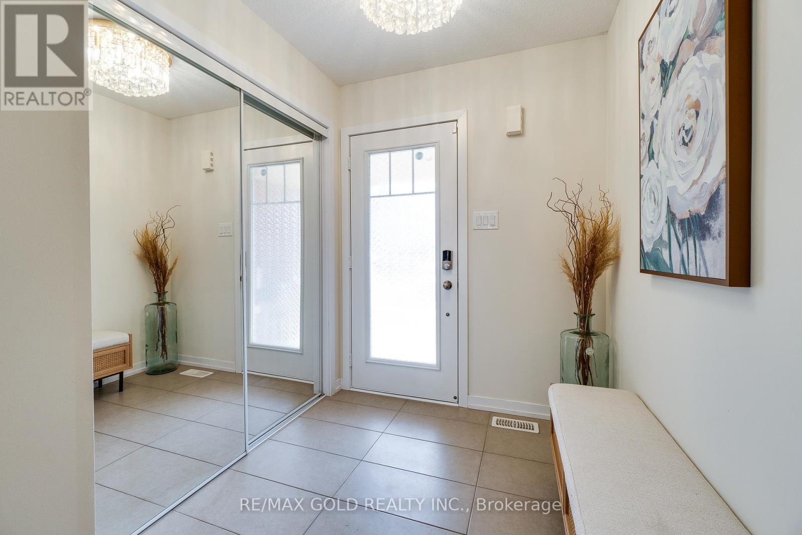 128 Pagebrook Crescent, Hamilton (Stoney Creek Mountain), Ontario  L8J 0K7 - Photo 5 - X12903150