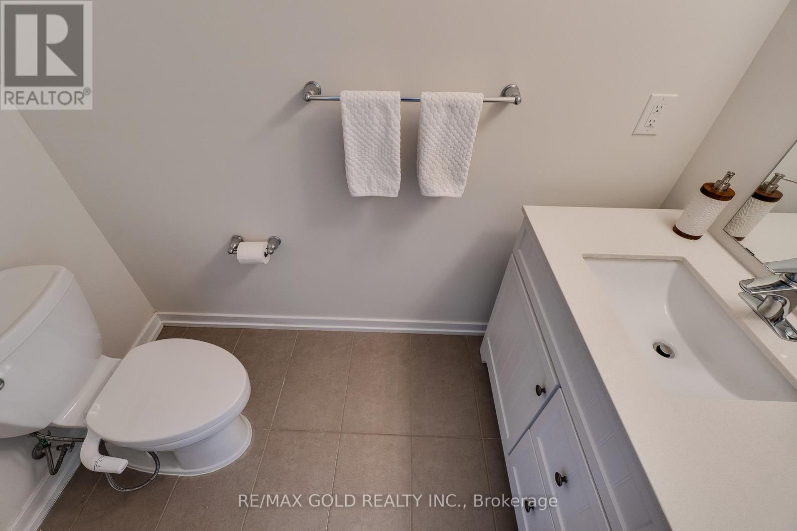 128 Pagebrook Crescent, Hamilton (Stoney Creek Mountain), Ontario  L8J 0K7 - Photo 8 - X12903150