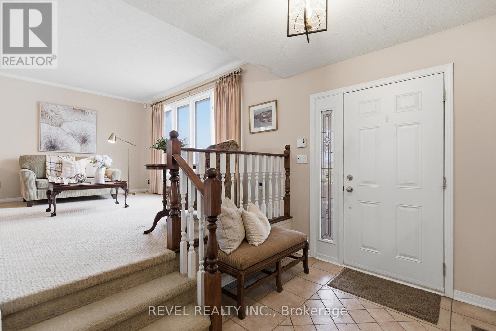 3 Elderwood Drive, St. Catharines, Ontario  L2S 3E9 - Photo 3 - X12903272