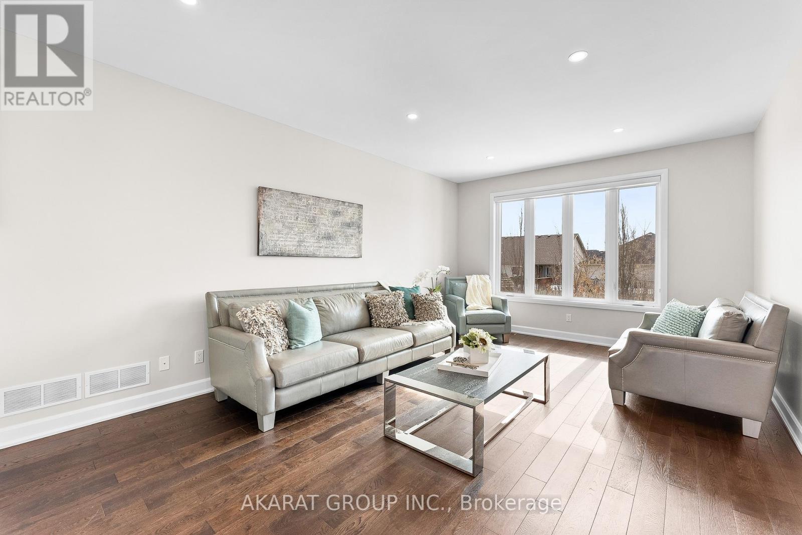 5 Hopkins Street, Thorold (Hurricane/merrittville), Ontario  L2V 0E6 - Photo 6 - X12903326