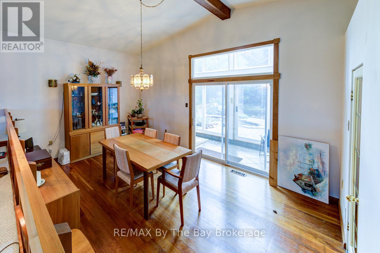 8223 30/31 Side Road, Clearview, Ontario  L0M 1P0 - Photo 15 - S12692666