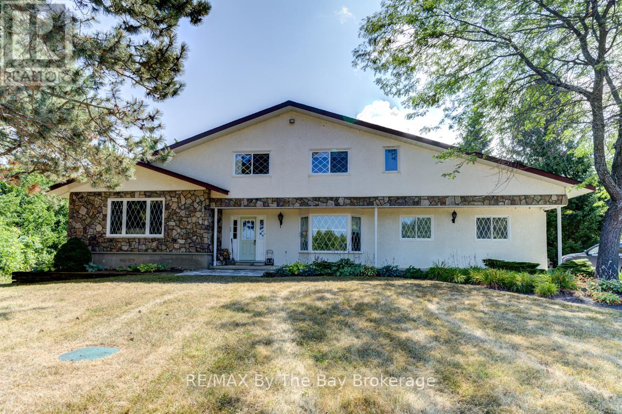 8223 30/31 SIDE ROAD, Clearview, Ontario