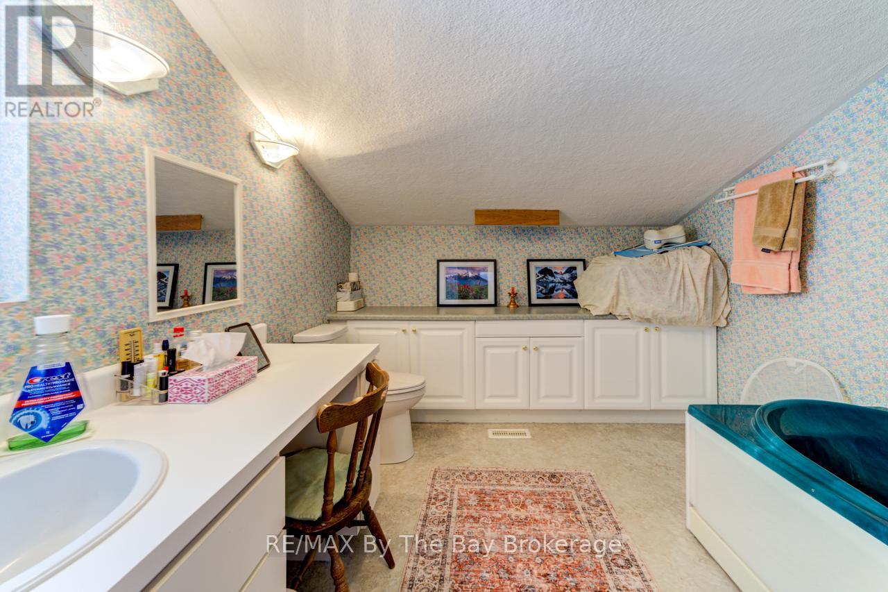 8223 30/31 Side Road, Clearview, Ontario  L0M 1P0 - Photo 30 - S12692666