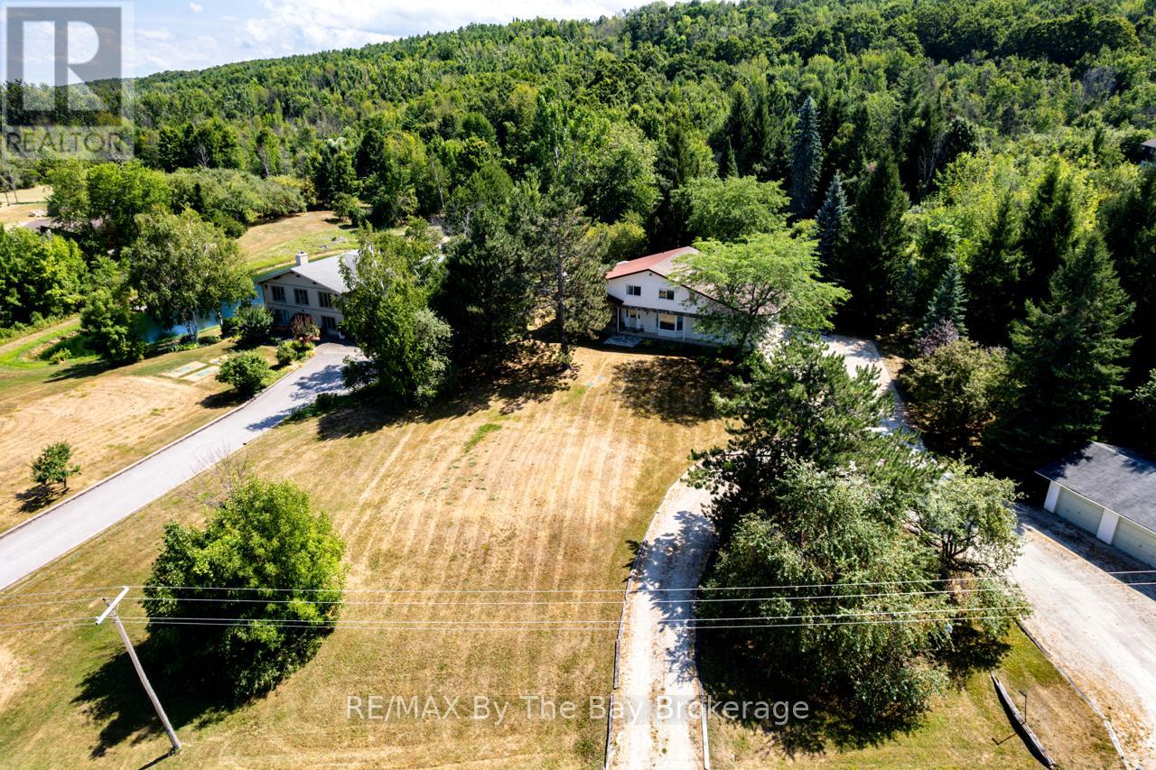 8223 30/31 Side Road, Clearview, Ontario  L0M 1P0 - Photo 2 - S12692666