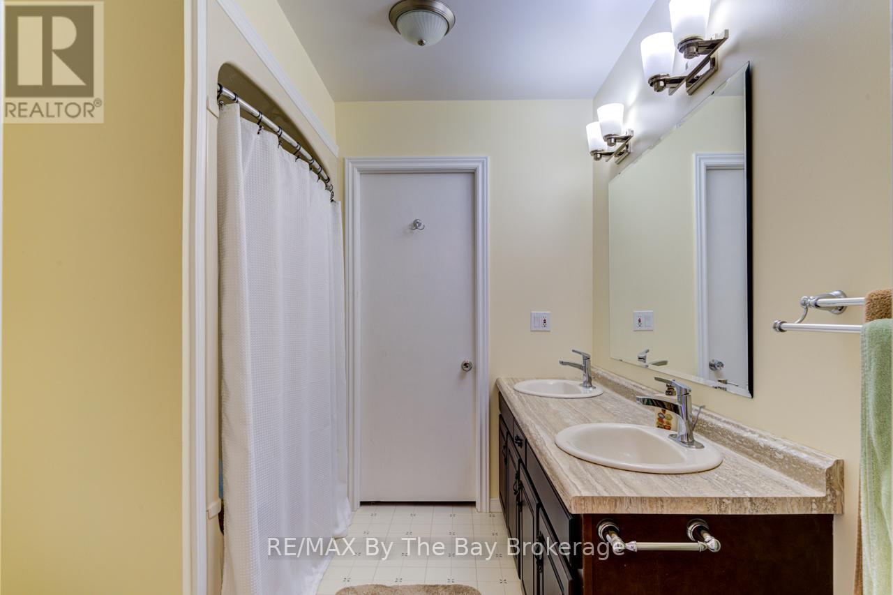 8223 30/31 Side Road, Clearview, Ontario  L0M 1P0 - Photo 27 - S12692666