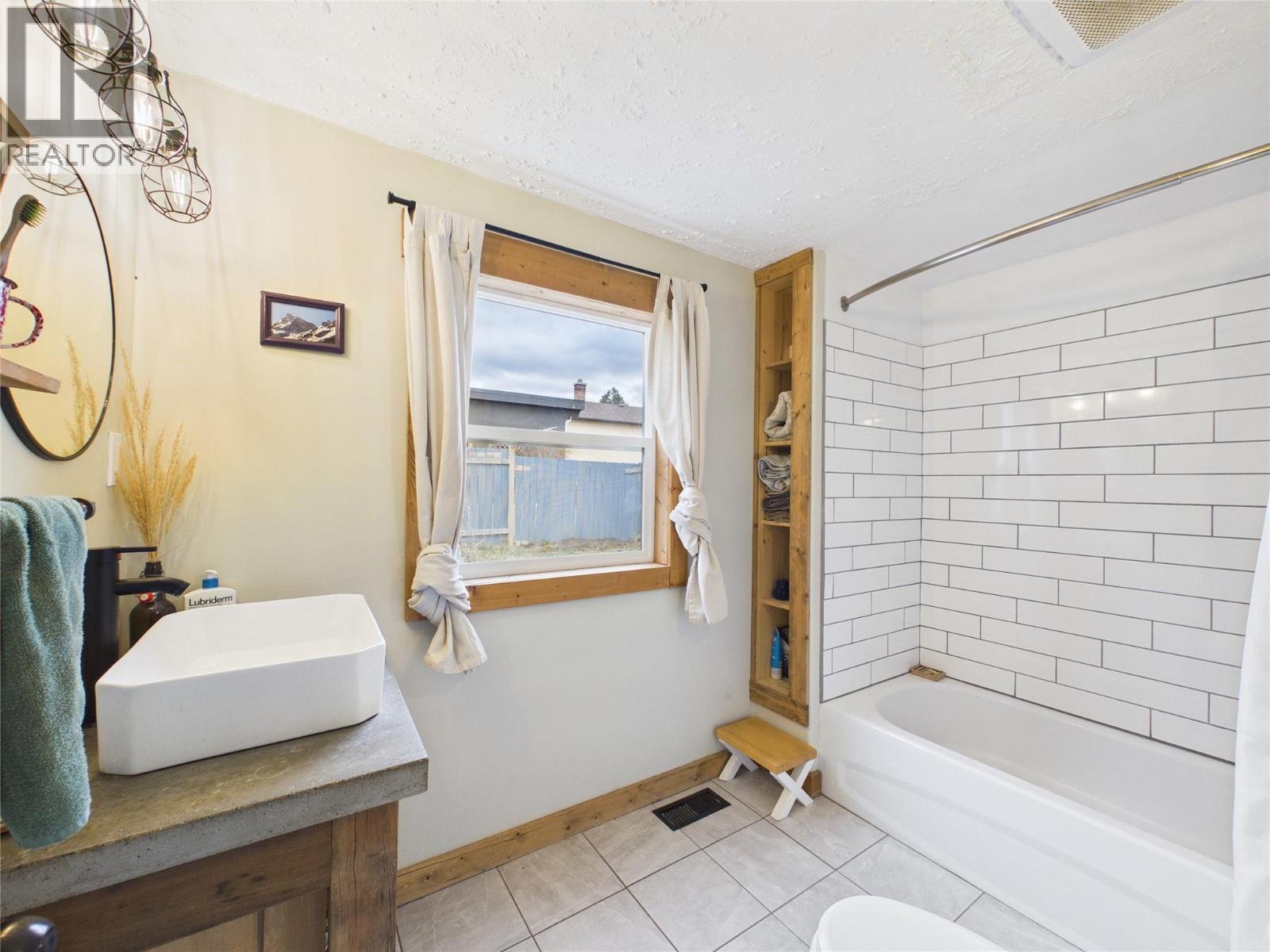 500 13th Avenue S, Cranbrook, British Columbia  V1C 2W4 - Photo 15 - 10379481