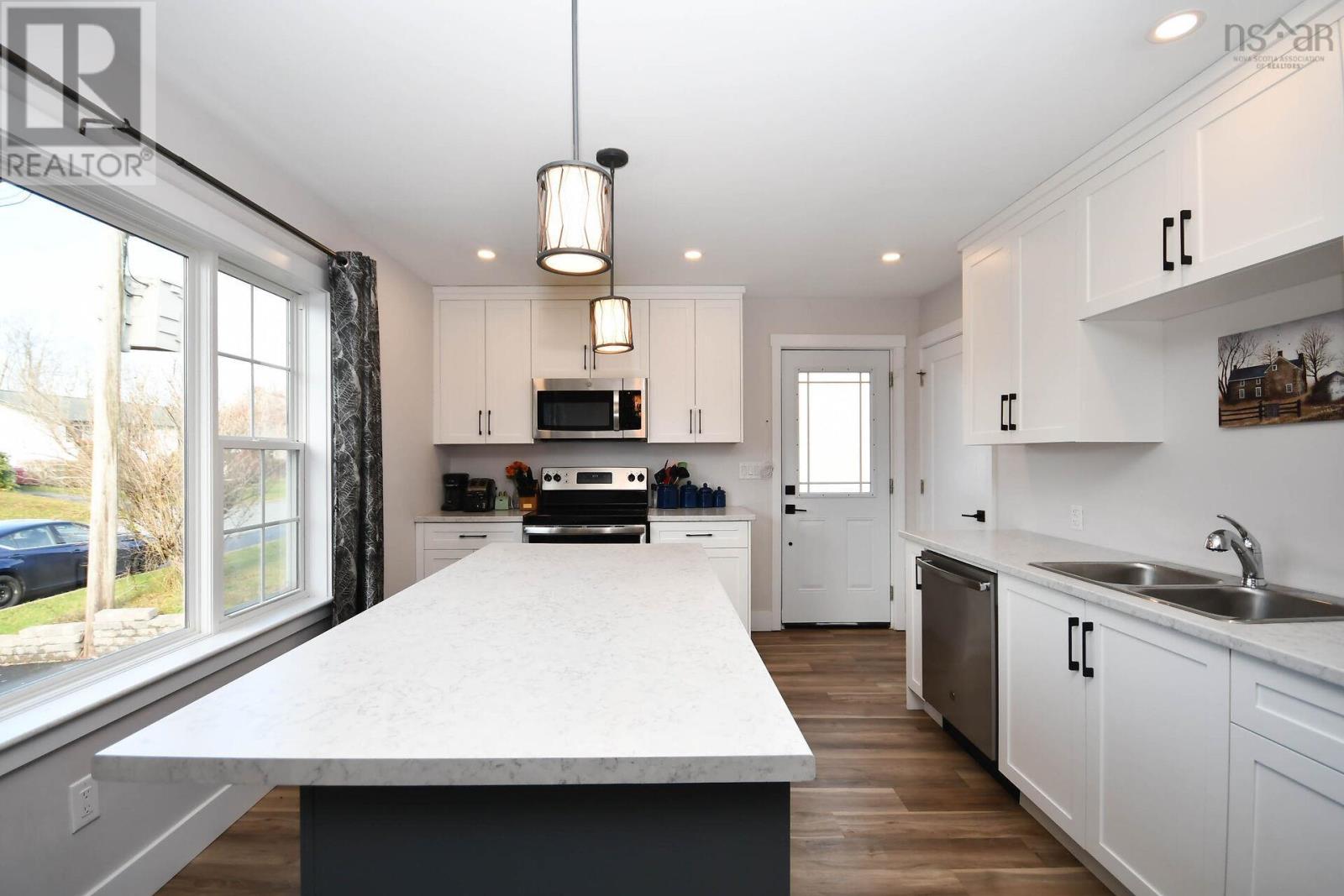 5 Sampson Drive, Lower Sackville, Nova Scotia  B4C 2T7 - Photo 9 - 202604423