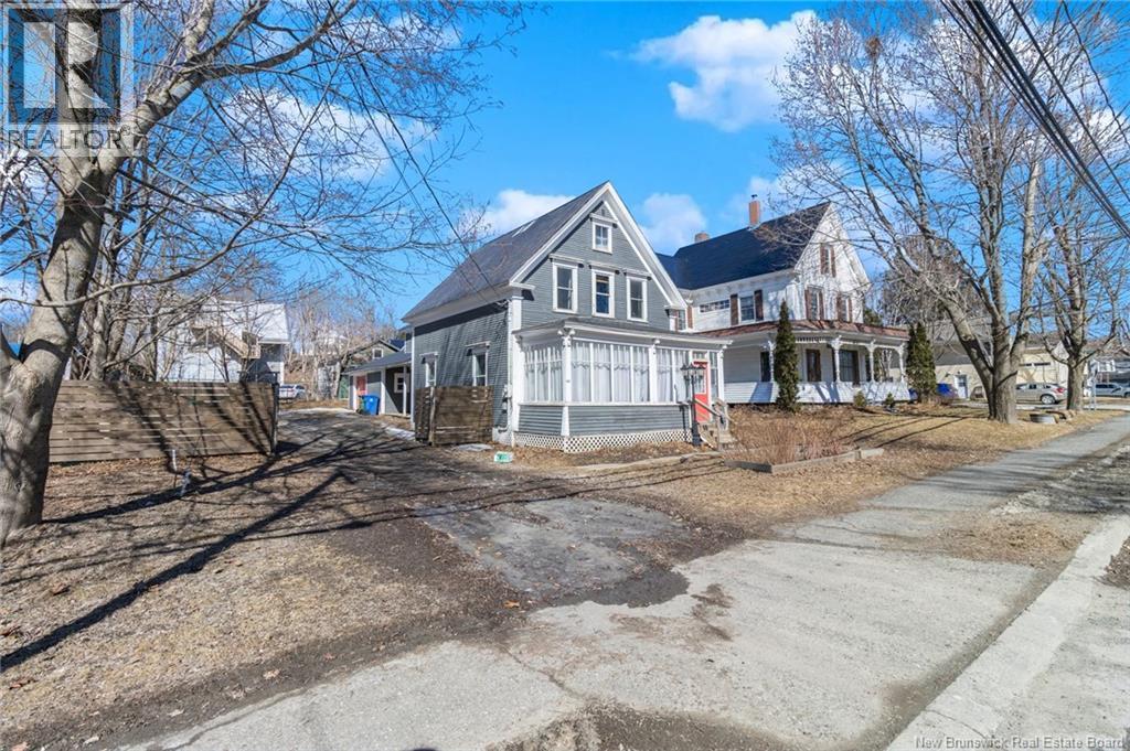 126 Broadway Street, Woodstock, New Brunswick  E7M 1C2 - Photo 2 - NB134621