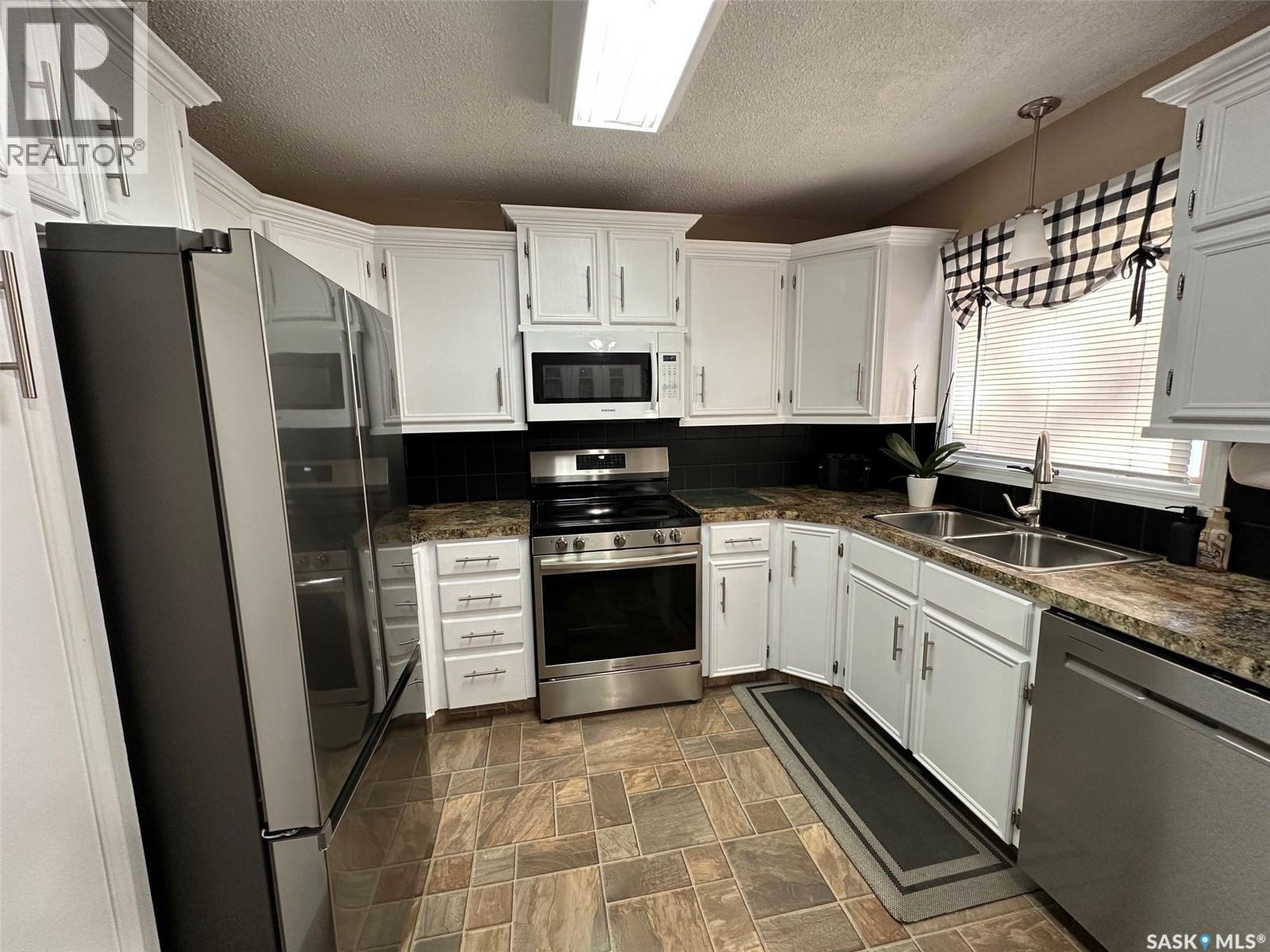 1483 Mather Crescent, Estevan, Saskatchewan  S4A 2J8 - Photo 8 - SK027241