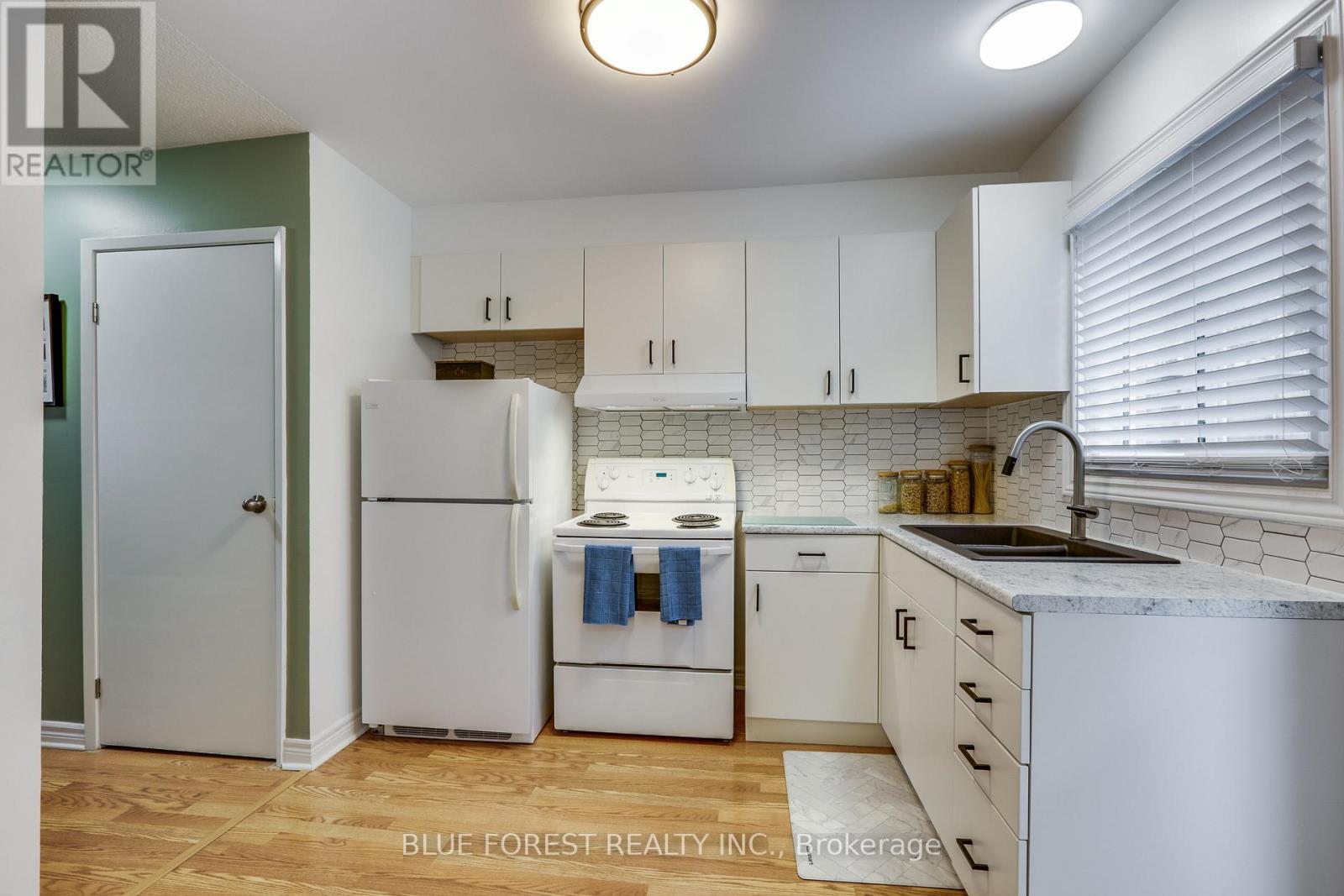 54 - 166 Southdale Road W, London South, Ontario  N6J 2J1 - Photo 13 - X12903340