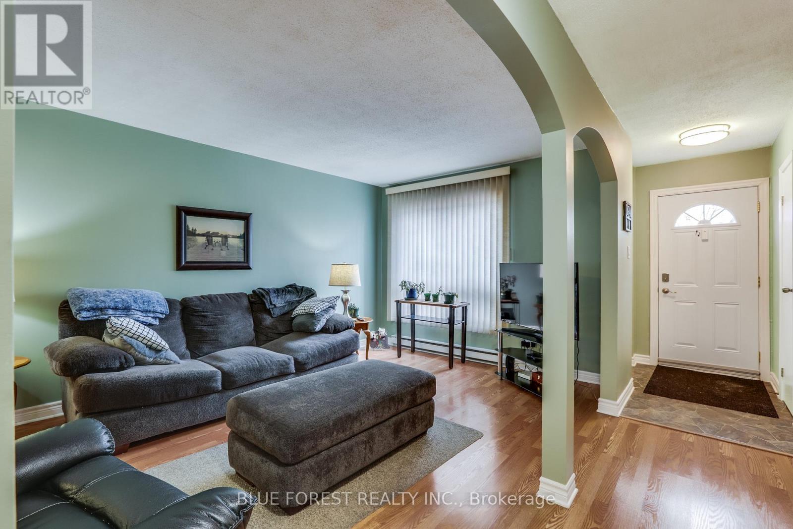 54 - 166 Southdale Road W, London South, Ontario  N6J 2J1 - Photo 6 - X12903340