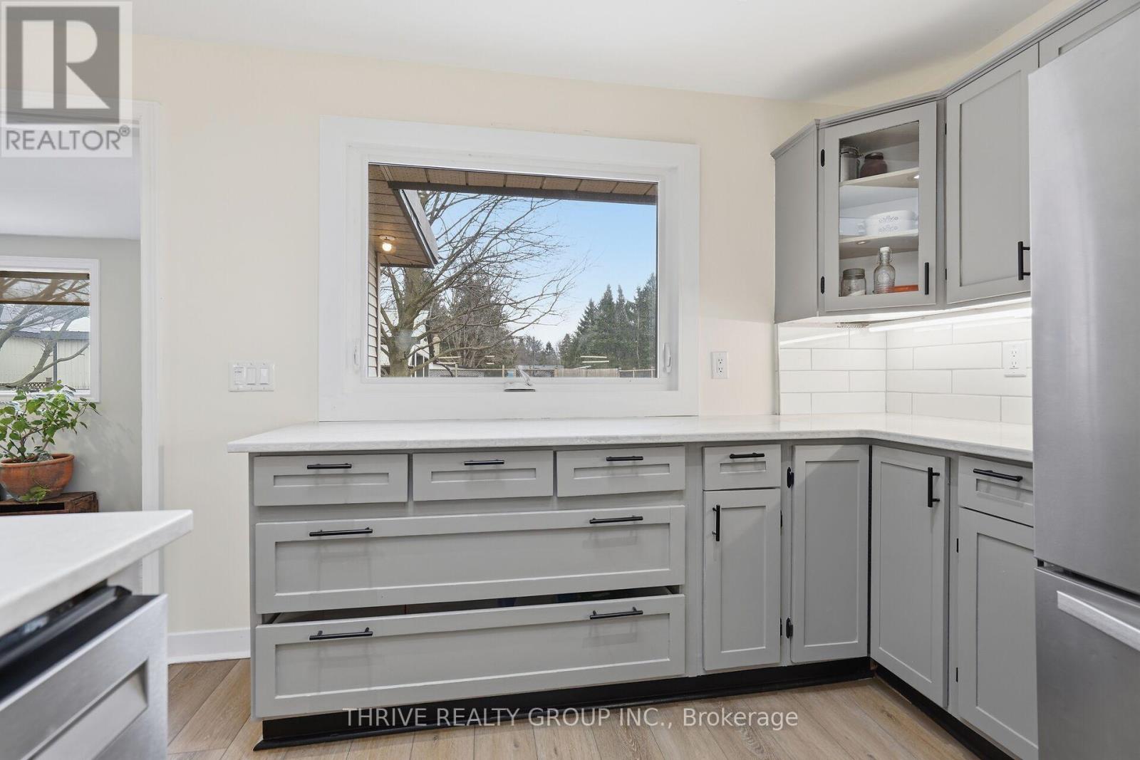 506 Metcalfe Street E, Strathroy-Caradoc, Ontario  N7G 1R5 - Photo 15 - X12903386