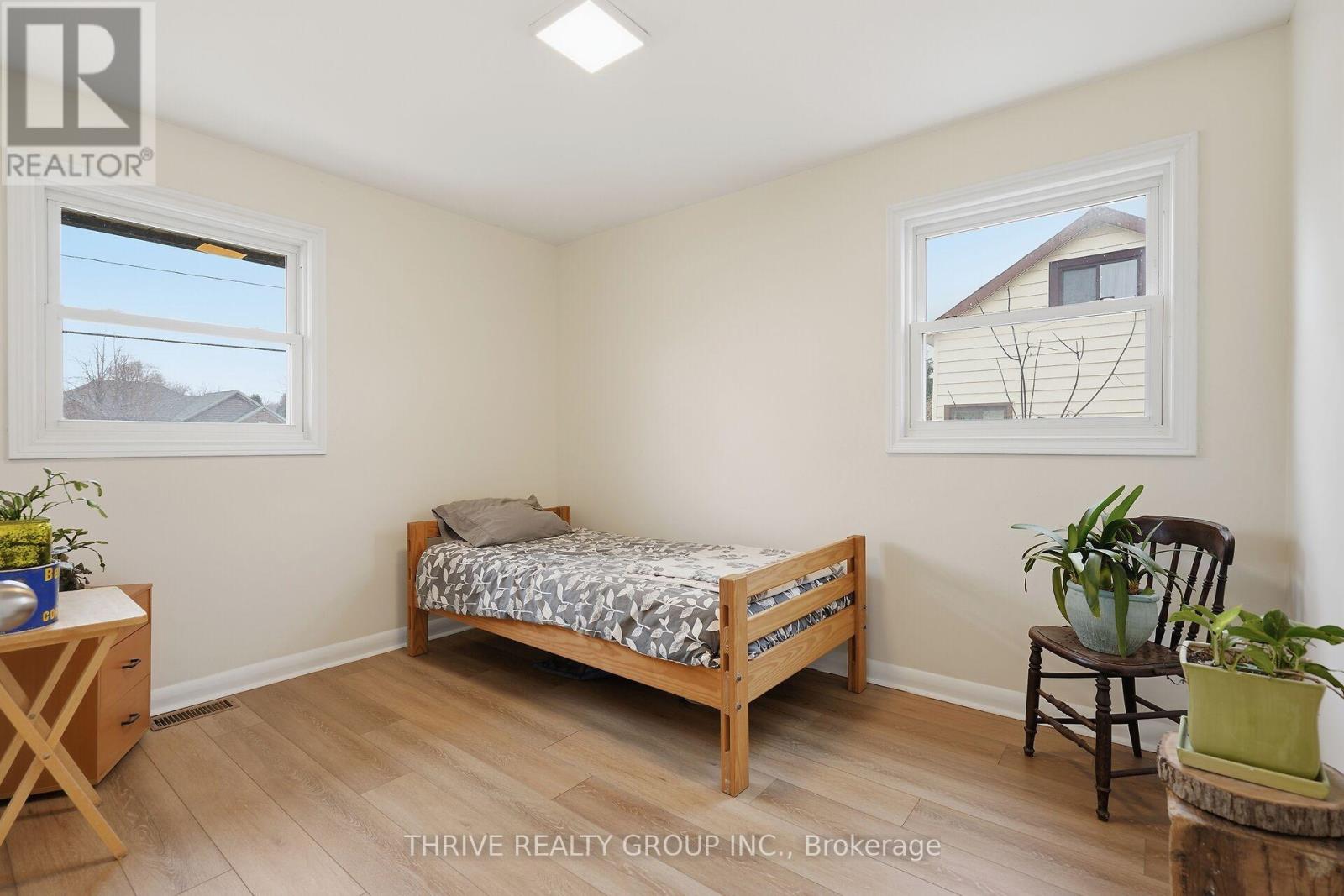 506 Metcalfe Street E, Strathroy-Caradoc, Ontario  N7G 1R5 - Photo 18 - X12903386