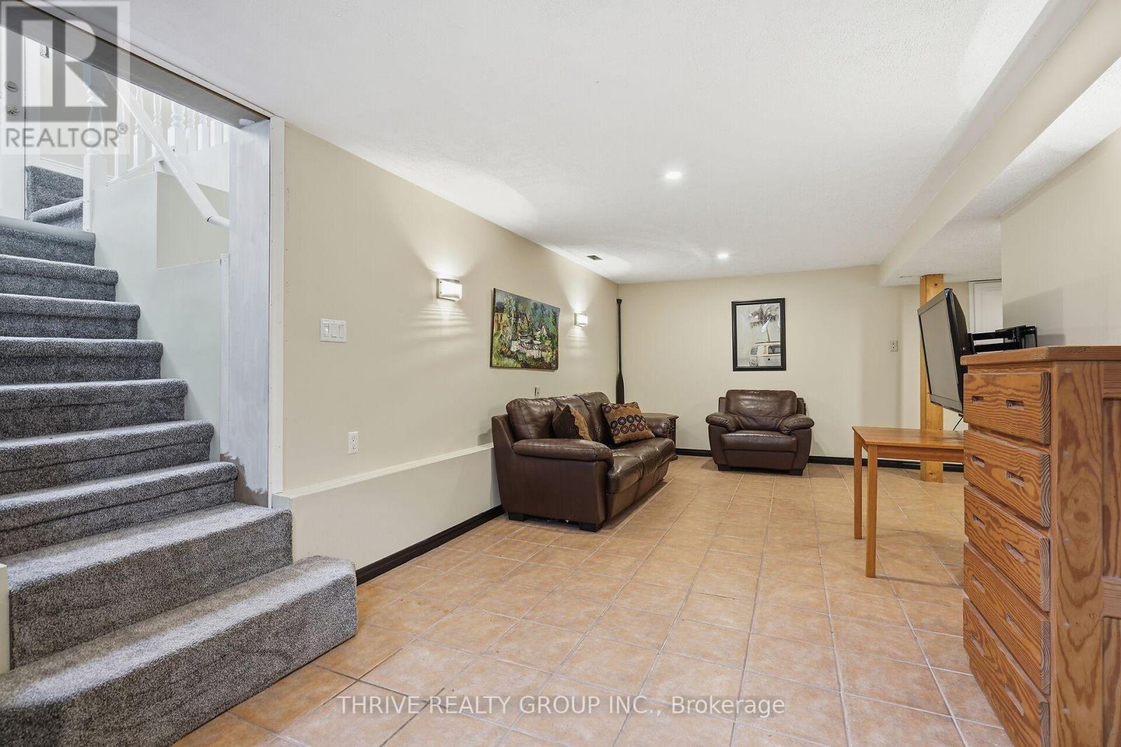 506 Metcalfe Street E, Strathroy-Caradoc, Ontario  N7G 1R5 - Photo 28 - X12903386