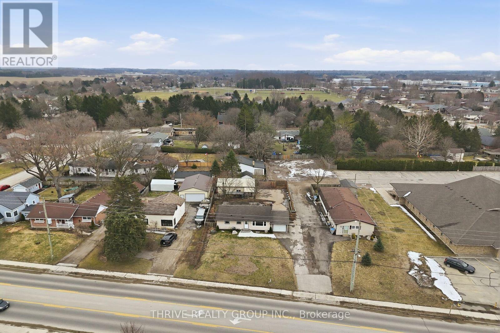 506 Metcalfe Street E, Strathroy-Caradoc, Ontario  N7G 1R5 - Photo 3 - X12903386