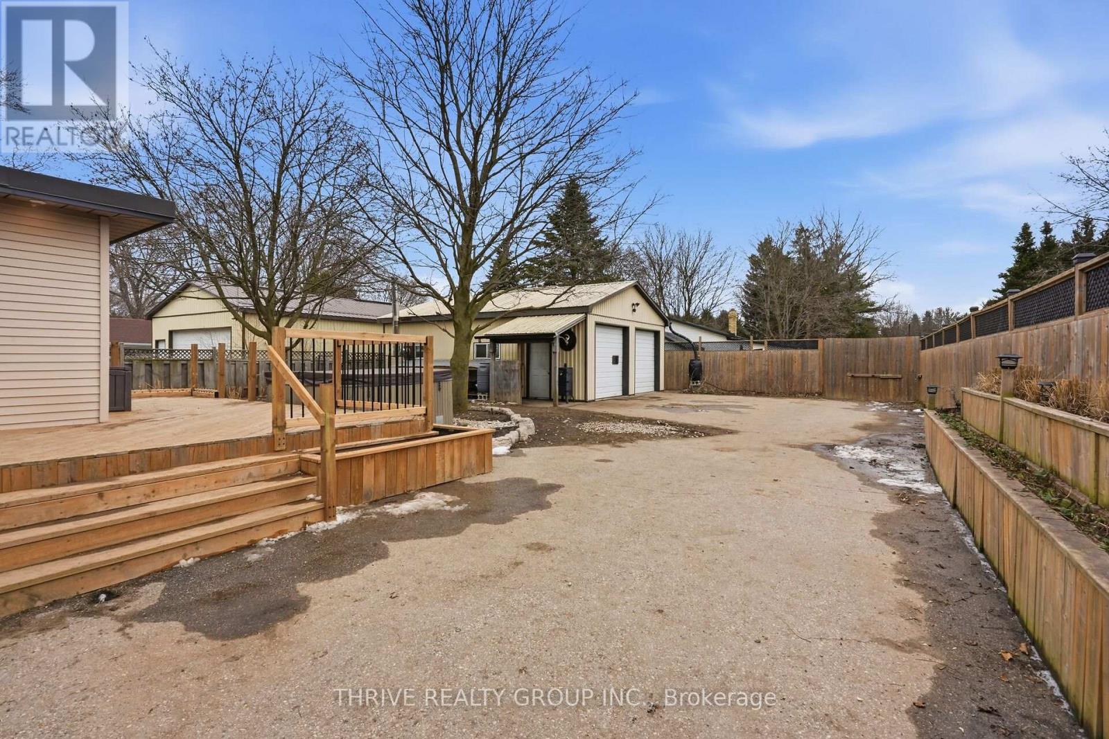 506 Metcalfe Street E, Strathroy-Caradoc, Ontario  N7G 1R5 - Photo 36 - X12903386