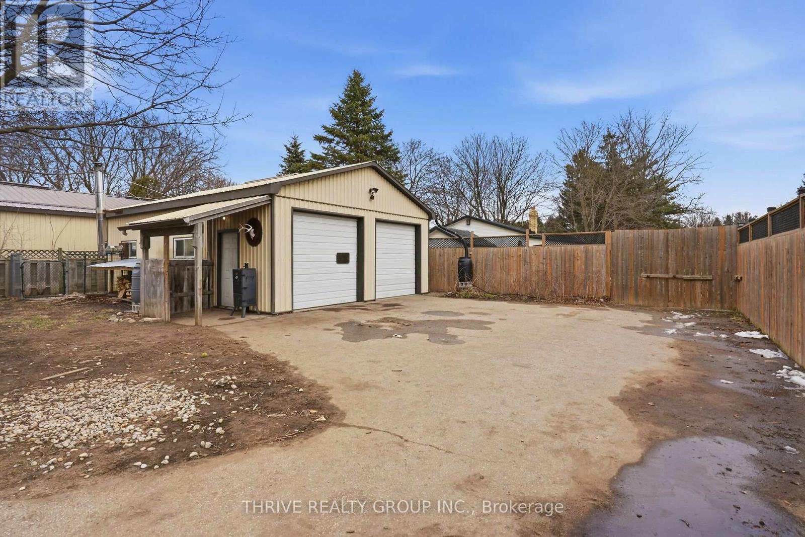 506 Metcalfe Street E, Strathroy-Caradoc, Ontario  N7G 1R5 - Photo 37 - X12903386