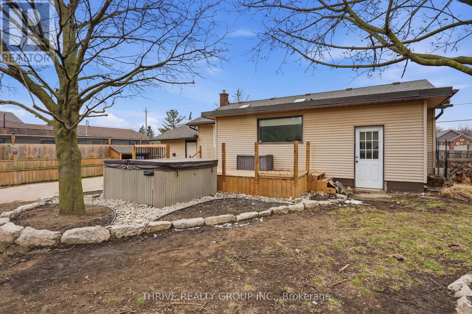 506 Metcalfe Street E, Strathroy-Caradoc, Ontario  N7G 1R5 - Photo 44 - X12903386