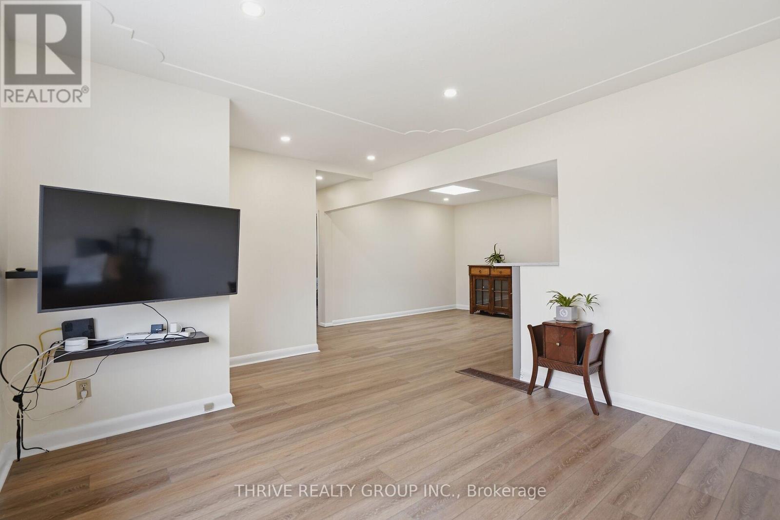 506 Metcalfe Street E, Strathroy-Caradoc, Ontario  N7G 1R5 - Photo 8 - X12903386