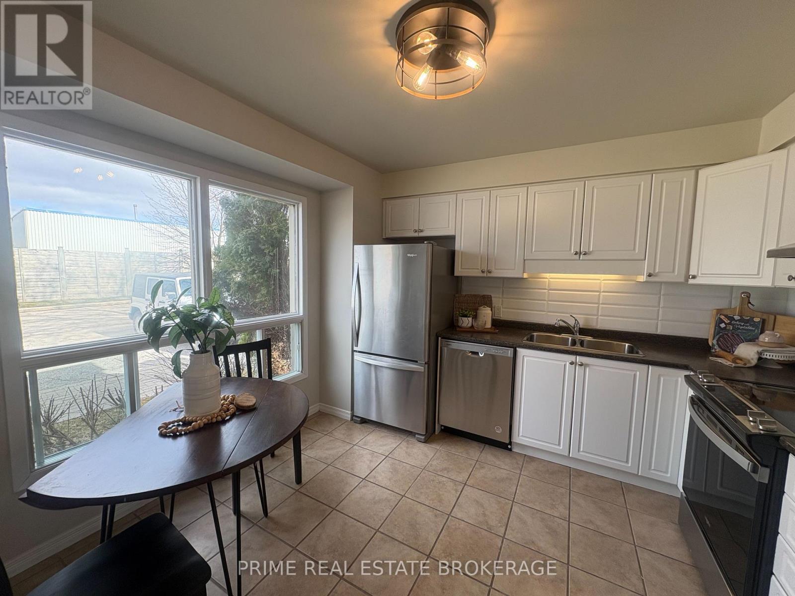 33 - 35 Waterman Avenue, London South, Ontario  N6C 5T3 - Photo 6 - X12903390