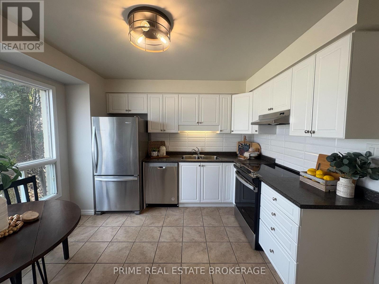 33 - 35 Waterman Avenue, London South, Ontario  N6C 5T3 - Photo 8 - X12903390