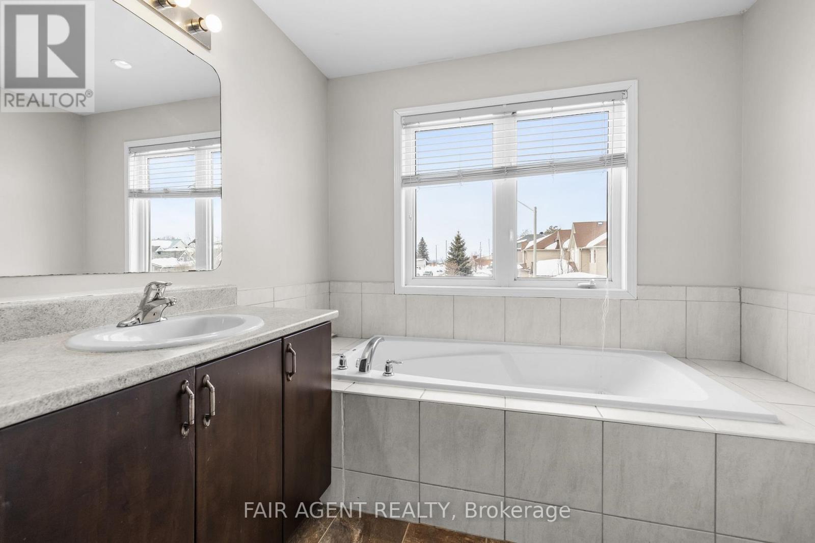 165 Dahlia Street, Clarence-Rockland, Ontario  K4K 0G1 - Photo 16 - X12903438