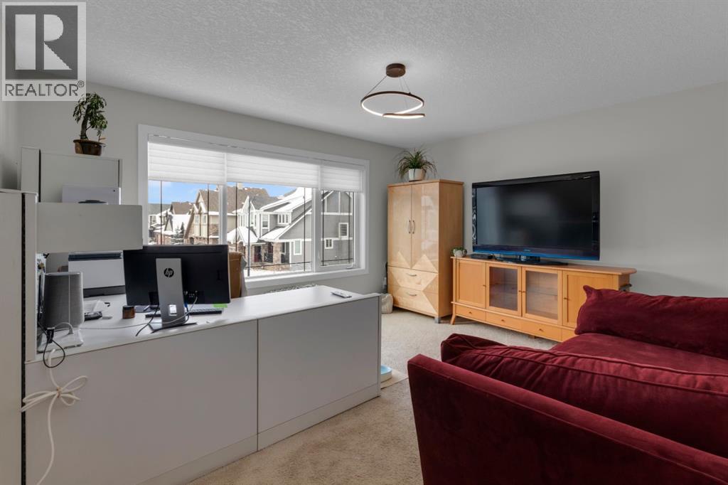 68 Westland Crescent Sw, Calgary, Alberta  T3H 0W1 - Photo 23 - A2290520