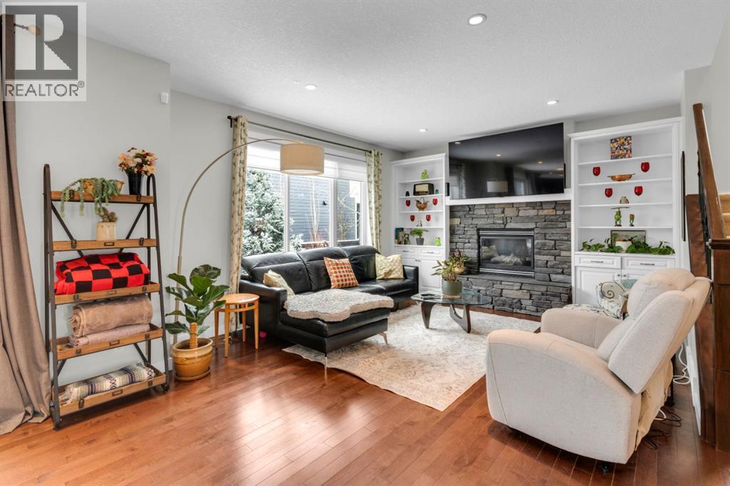 68 Westland Crescent Sw, Calgary, Alberta  T3H 0W1 - Photo 5 - A2290520