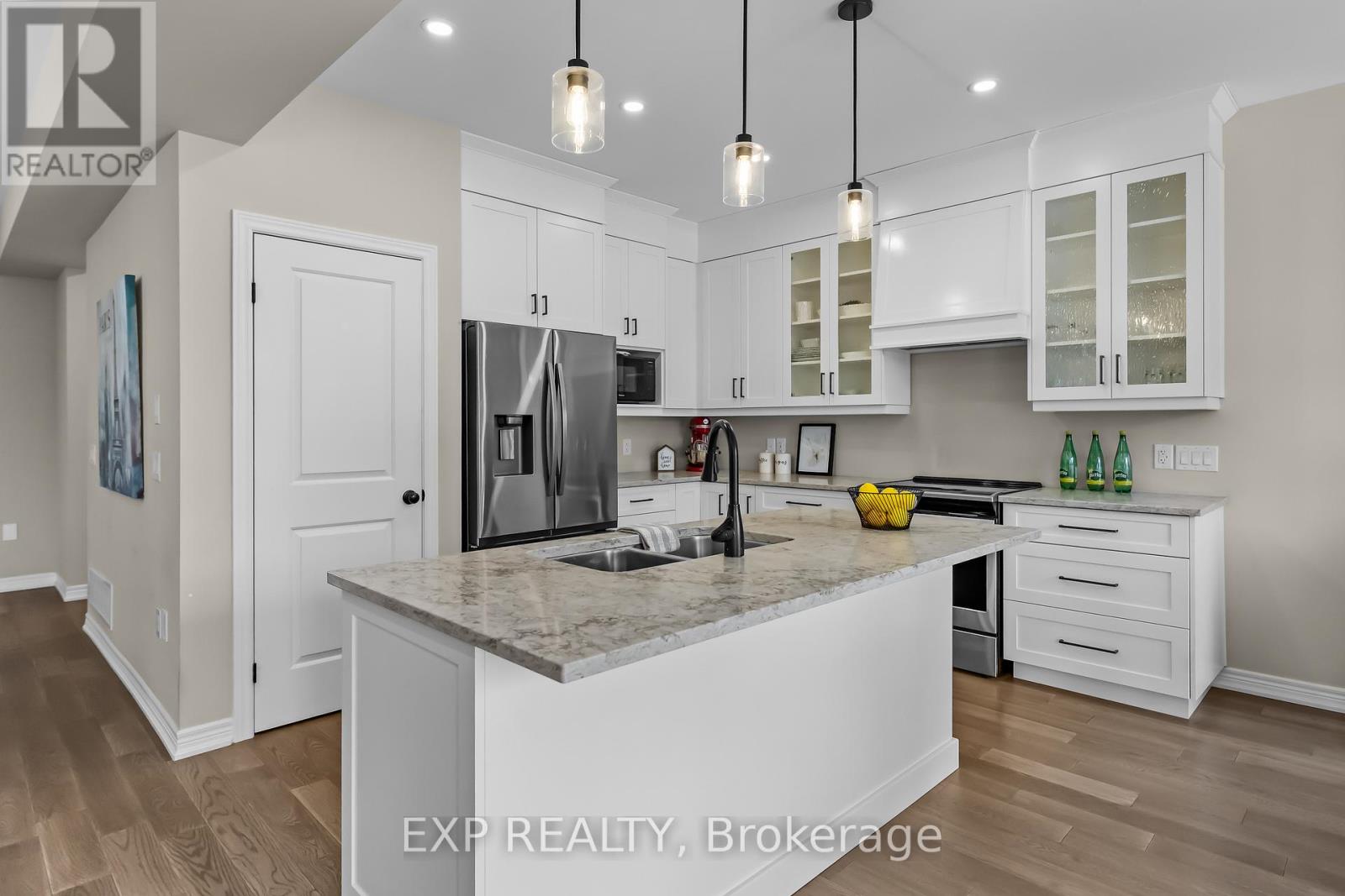 153 Susan Drive, Pelham (Fonthill), Ontario L3E 0B2 - Photo 13 - X12903450