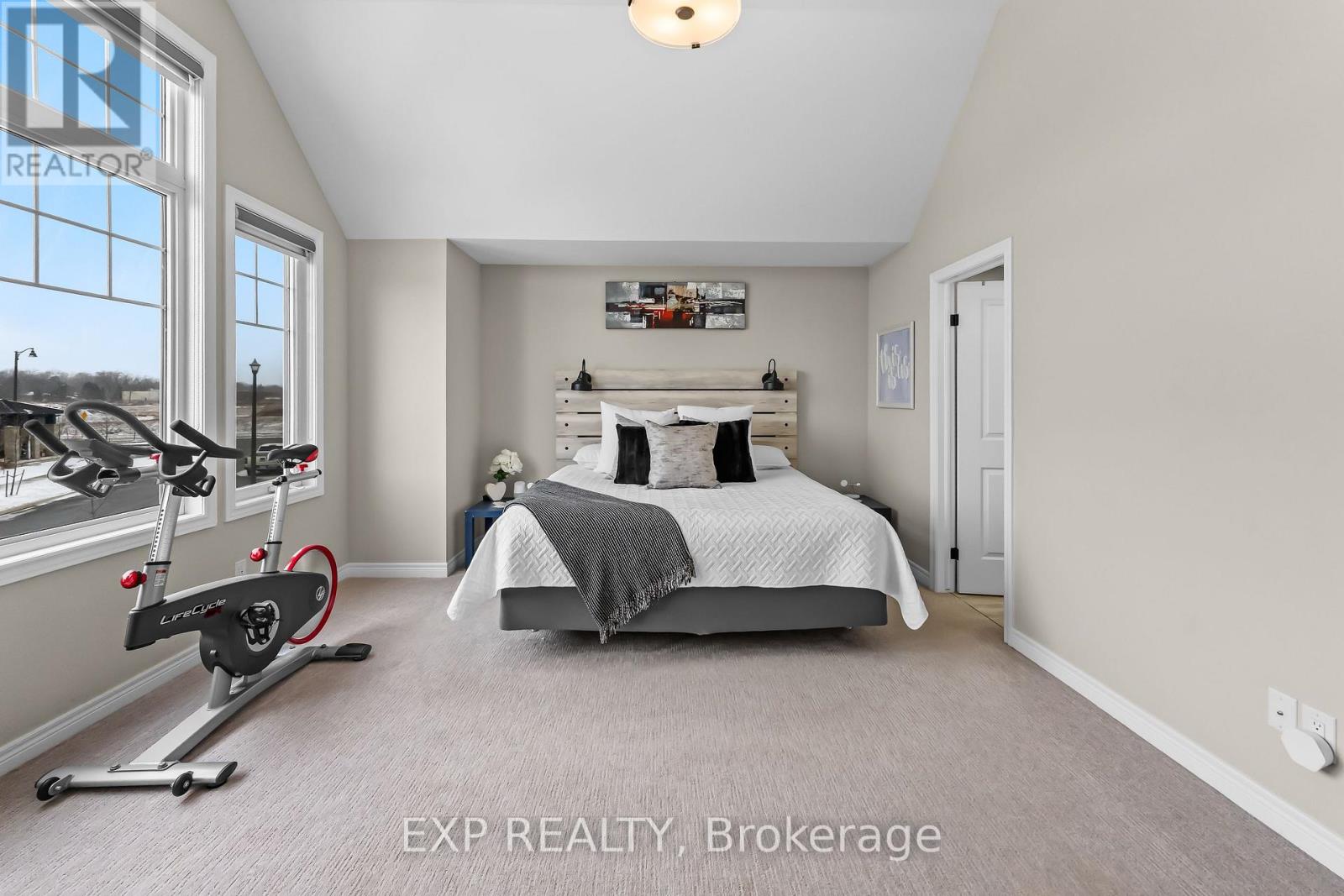 153 Susan Drive, Pelham (Fonthill), Ontario L3E 0B2 - Photo 25 - X12903450