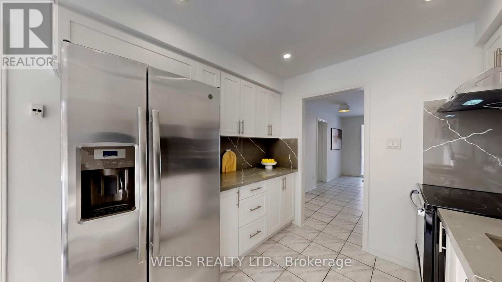 9 Tralee Street, Brampton (Heart Lake West), Ontario  L6Z 2X4 - Photo 10 - W12726940