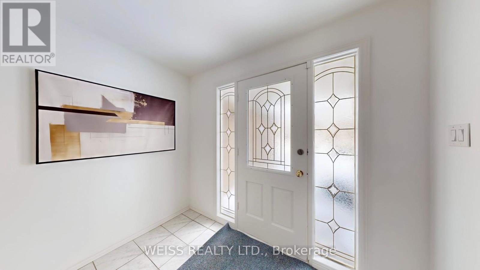 9 Tralee Street, Brampton (Heart Lake West), Ontario  L6Z 2X4 - Photo 3 - W12726940