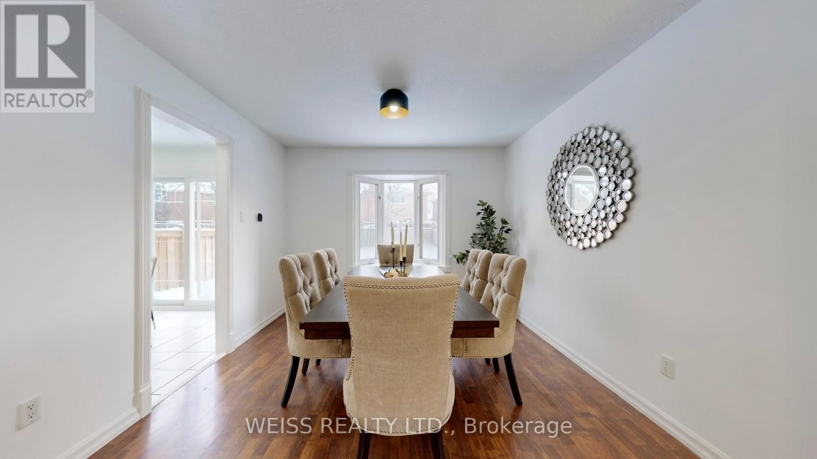 9 Tralee Street, Brampton (Heart Lake West), Ontario  L6Z 2X4 - Photo 8 - W12726940