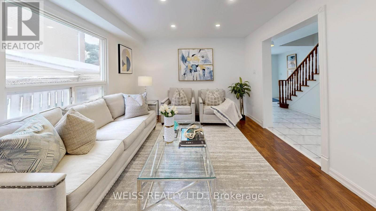 9 Tralee Street, Brampton (Heart Lake West), Ontario  L6Z 2X4 - Photo 4 - W12726940