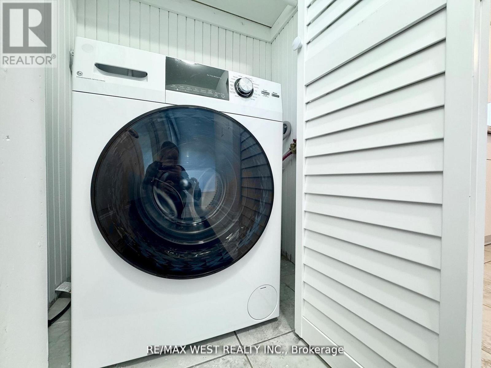 25 Bimini Crescent, Toronto (Black Creek), Ontario  M3N 1S1 - Photo 7 - W12902768