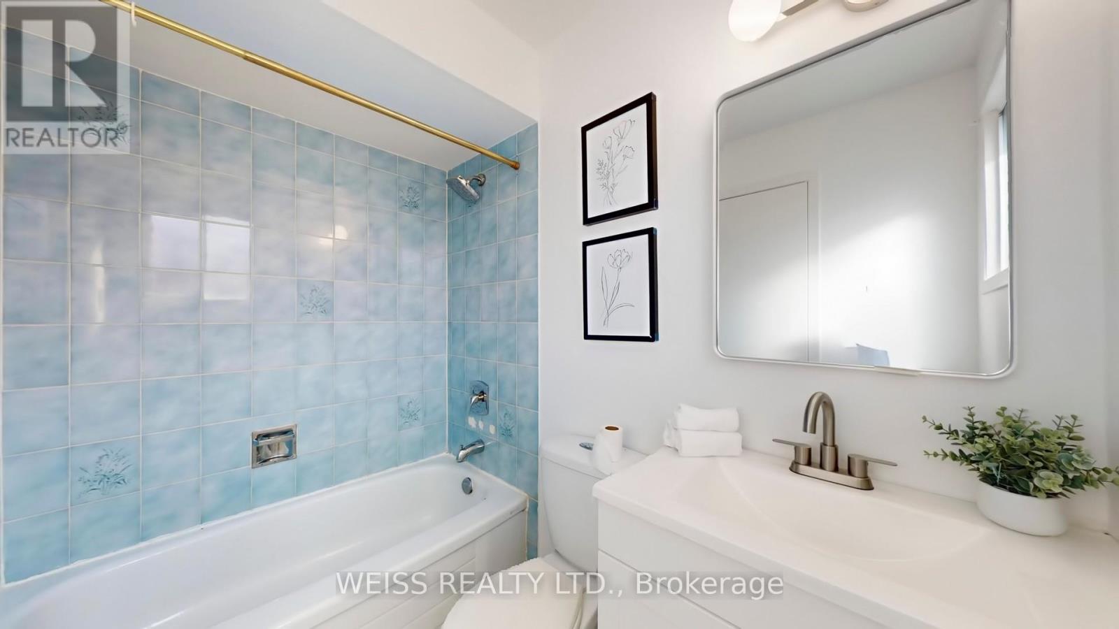 9 Tralee Street, Brampton (Heart Lake West), Ontario  L6Z 2X4 - Photo 24 - W12726940