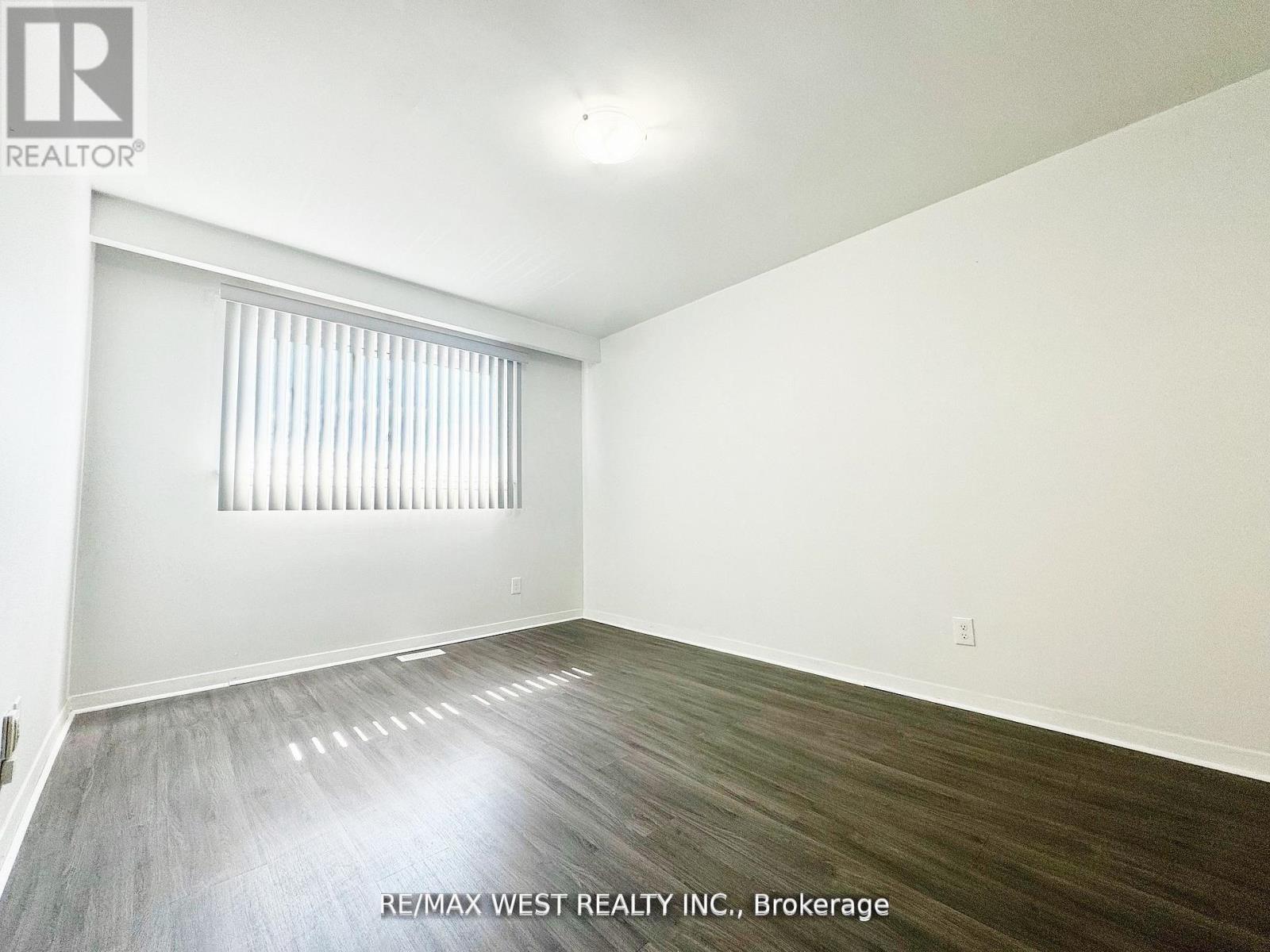 25 Bimini Crescent, Toronto (Black Creek), Ontario  M3N 1S1 - Photo 14 - W12902768