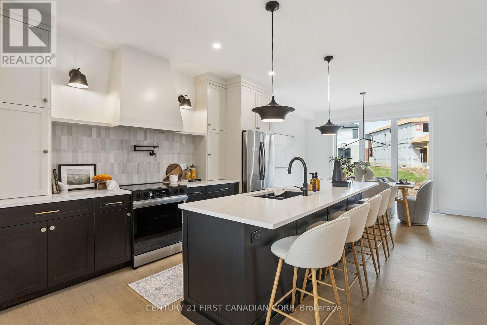 104 Darwin Crescent, London South, Ontario  N6P 0J6 - Photo 8 - X12902674