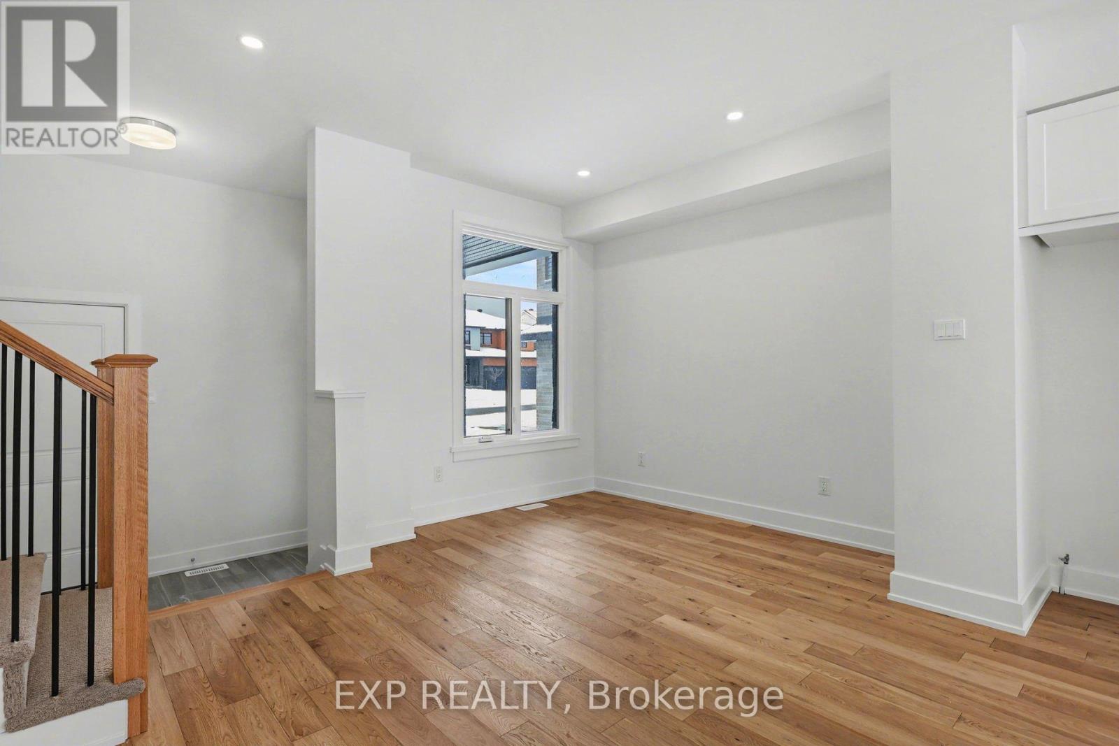 1180 Cope Drive, Ottawa, Ontario  K2S 3C4 - Photo 2 - X12868250