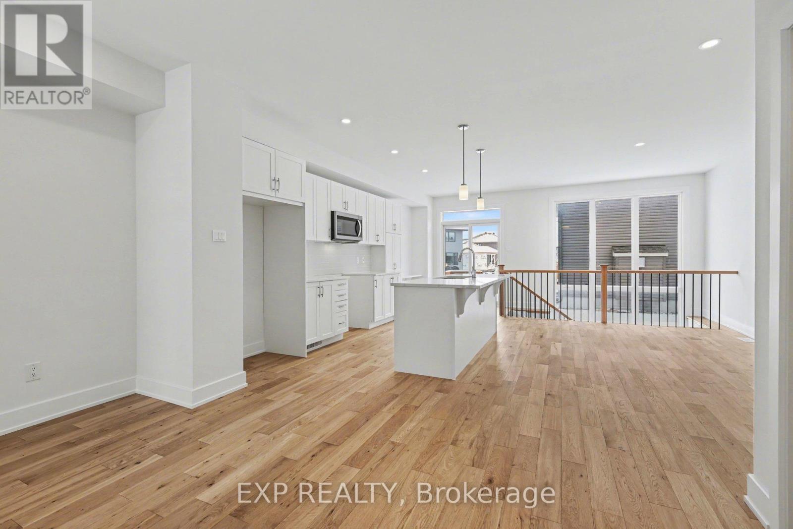 1180 Cope Drive, Ottawa, Ontario  K2S 3C4 - Photo 6 - X12868250