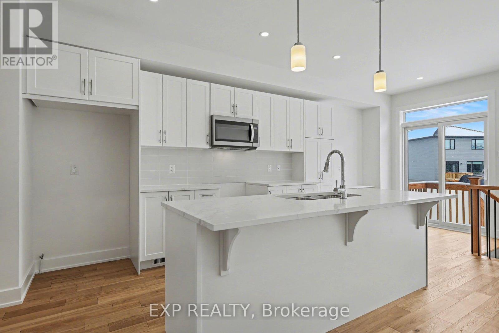 1180 Cope Drive, Ottawa, Ontario  K2S 3C4 - Photo 7 - X12868250