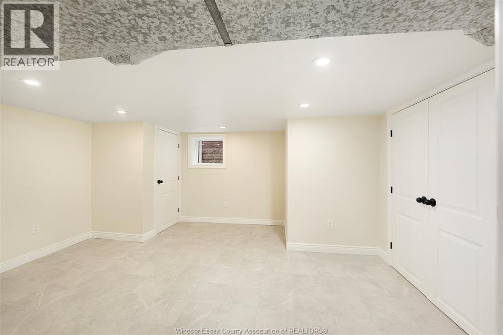 1006 Pillette Road, Windsor, Ontario  N8Y 3B6 - Photo 14 - 26005413