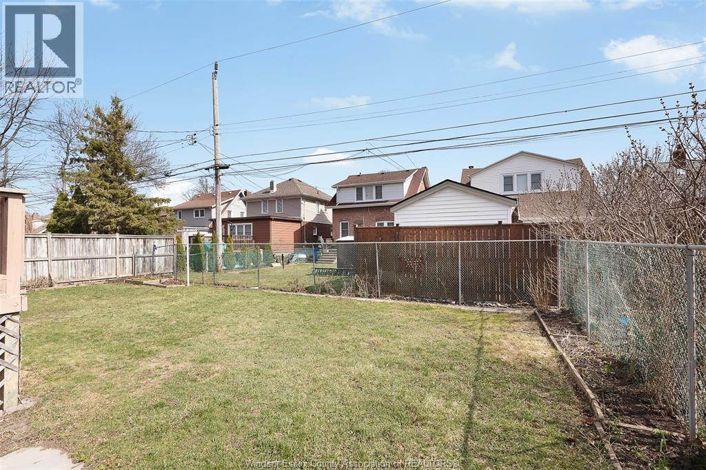 1006 Pillette Road, Windsor, Ontario  N8Y 3B6 - Photo 17 - 26005413