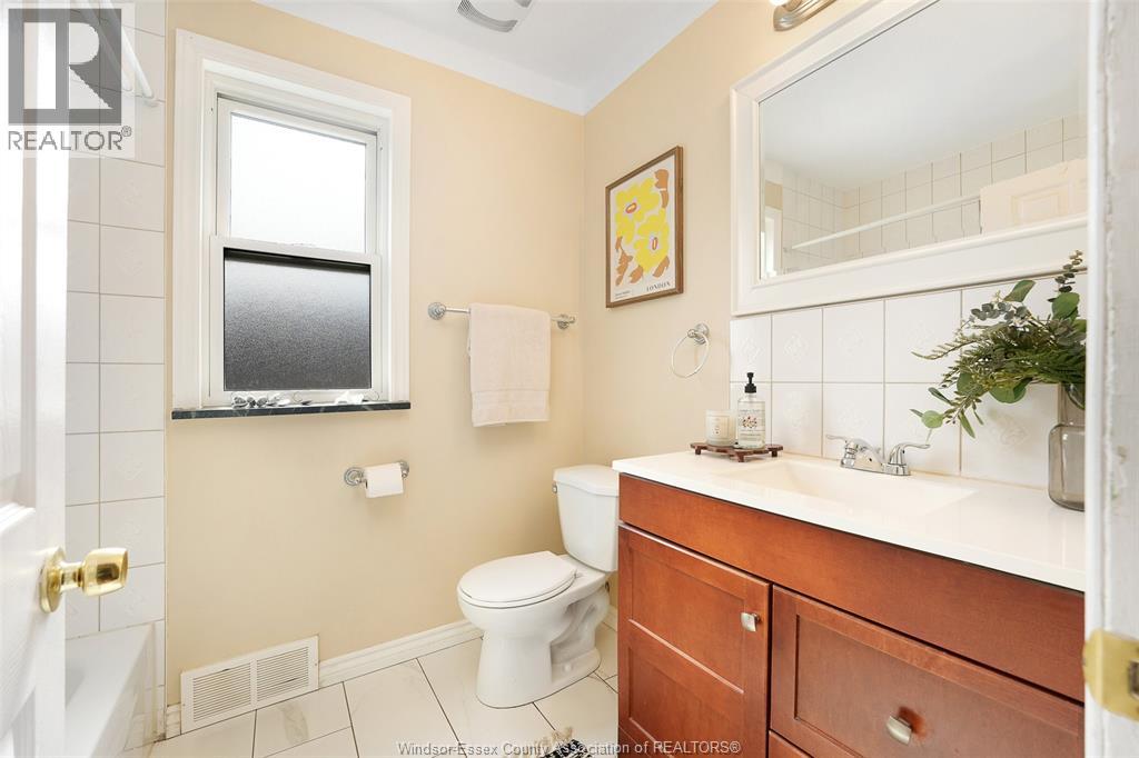 1006 Pillette Road, Windsor, Ontario  N8Y 3B6 - Photo 5 - 26005413