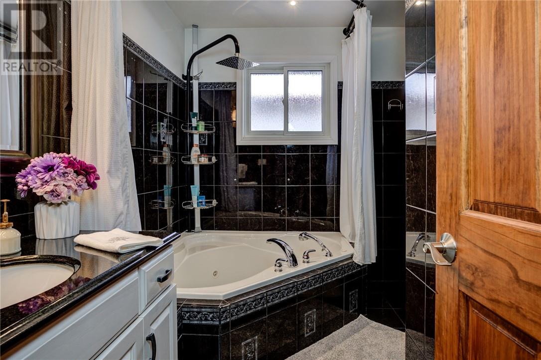 1556 Sandra Court, Val Caron, Ontario  P3N 1R7 - Photo 16 - 2126851